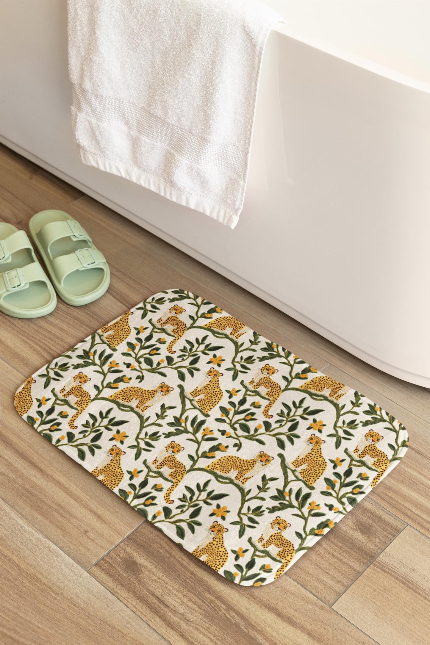 Leopard Bath Mat – Chic Animal Print Bathroom Rug
